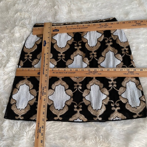 Fashion Nova NWT Sequin Mini Skirt Black Gold White Mesh Lined size XL - Picture 12 of 15